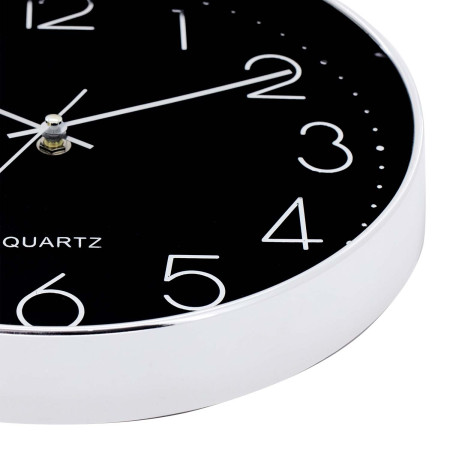 Moderne Wanduhr mit Reliefmuster und schwarzem Zifferblatt, Ø 30 cm Thinia Home Wanduhren 4