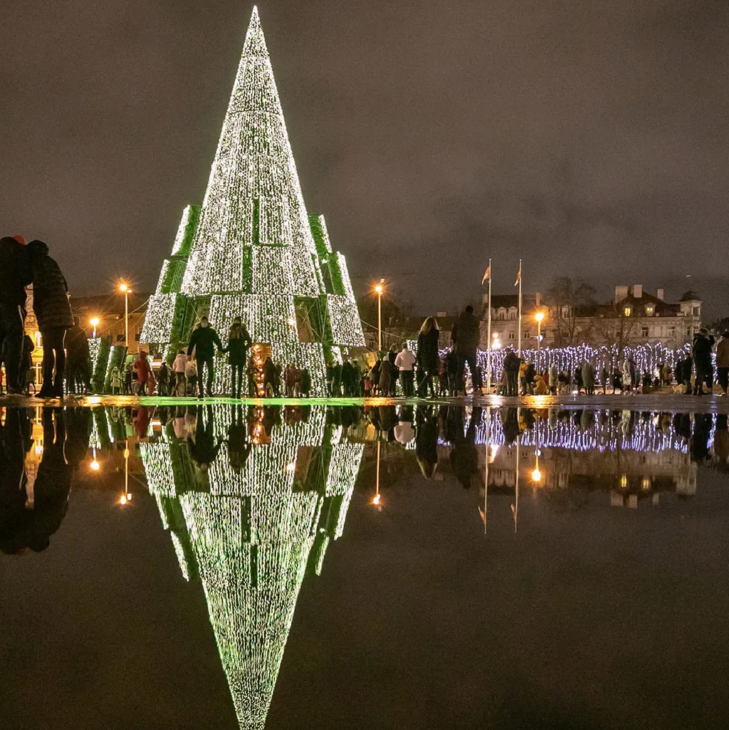 10 árboles de Navidad increíbles alrededor del mundo.