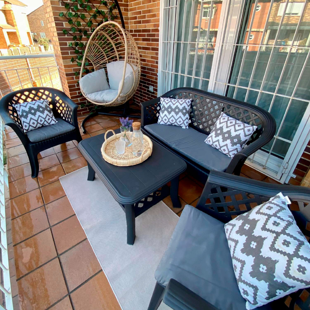 Muebles de exterior para espacios pequeños: Aprovecha tu terraza al máximo  - ORION91 BLOG