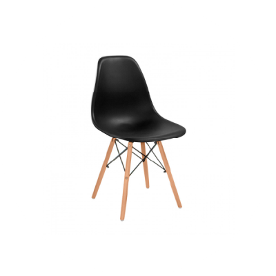 Cadeiras de design em madeira